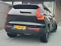 Volvo XC40 Recharge P8 AWD R-Design / Pano. dak / Trekhaak / Black Edition / Elek. verstelbare stoelen / Voorstoelen verwarmd / 360 camera / Harman Kardon / Leder / Keyless /