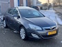 Opel Astra 1.4 Turbo Sport 140PK! Schuifdak l Stoelverwarming l Airco l LMV l Cruise l PDC V+A! TOPSTAAT!