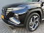 Hyundai Tucson 1.6 T-GDI PHEV 265pk Premium Sky 4WD (299,- p/m Demo Deal!) | Leder | Carplay | Climate | Keyless | Navigatie | Elek. Klep | Full - Led | 360 Camera | KRELL Audio | Elek. Stoelen | 19" Lichtmetaal | Winterpakket | Stoelventilatie | Panoramadak | Dodehoek Detectie