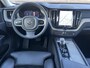 Volvo XC60 2.0 T6 Recharge 340 pk AWD Inscription Exclusive Navigatie Panoramdak 19 Inch Velgen Luchtvering Carplay Google Harman Kardon Leder Elek Stoelen + Verwarming ACC Head Up Camera NL Auto Plug in Hybride