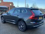 Volvo XC60 2.0 T6 Recharge 340 pk AWD Inscription Exclusive Navigatie Panoramdak 19 Inch Velgen Luchtvering Carplay Google Harman Kardon Leder Elek Stoelen + Verwarming ACC Head Up Camera NL Auto Plug in Hybride