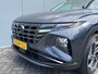 Hyundai Tucson 1.6 T-GDI 265pk PHEV Comfort Smart 4WD (299,- p/m Demo Deal!) | Climate | Camera | Carplay | Keyless | Navigatie | Full - Led | Elek. Klep | Winterpakket | 19" Lichtmetaal | Digitale Cockpit | Parkeer Assistent | Adapt. Cruisecontrol | 1e Eigenaar