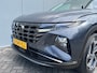 Hyundai Tucson 1.6 T-GDI 265pk PHEV Comfort Smart 4WD (299,- p/m Demo Deal!) | Climate | Camera | Carplay | Keyless | Navigatie | Full - Led | Elek. Klep | Winterpakket | 19" Lichtmetaal | Digitale Cockpit | Parkeer Assistent | Adapt. Cruisecontrol | 1e Eigenaar