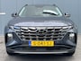 Hyundai Tucson 1.6 T-GDI 265pk PHEV Comfort Smart 4WD (299,- p/m Demo Deal!) | Climate | Camera | Carplay | Keyless | Navigatie | Full - Led | Elek. Klep | Winterpakket | 19" Lichtmetaal | Digitale Cockpit | Parkeer Assistent | Adapt. Cruisecontrol | 1e Eigenaar