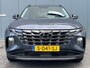 Hyundai Tucson 1.6 T-GDI 265pk PHEV Comfort Smart 4WD (299,- p/m Demo Deal!) | Climate | Camera | Carplay | Keyless | Navigatie | Full - Led | Elek. Klep | Winterpakket | 19" Lichtmetaal | Digitale Cockpit | Parkeer Assistent | Adapt. Cruisecontrol | 1e Eigenaar