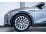 Audi E-tron 55 quattro Business edition Plus 95 kWh | Panoramadak | Luchtvering | 1ste Eigenaar | Dealeronderhouden | Lederenbekleding | Parkeercamera | Audi smartphone interface | Parkeersensoren voor + achter | Electrische bedienbare voorstoelen