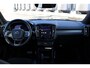Volvo XC40 Recharge P8 AWD R-Design | Adaptieve Cruise Control | Pilot Assist | Harman/Kardon Audiosysteem | Dodehoekherkenning | Panoramisch schuif-/kanteldak | Warmtepomp | 20" Lichtmetalen velgen | Stoelverwarming | Stuurwielverwarming