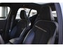 Volvo XC40 Recharge P8 AWD R-Design | Adaptieve Cruise Control | Pilot Assist | Harman/Kardon Audiosysteem | Dodehoekherkenning | Panoramisch schuif-/kanteldak | Warmtepomp | 20" Lichtmetalen velgen | Stoelverwarming | Stuurwielverwarming