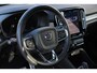 Volvo XC40 Recharge P8 AWD R-Design | Adaptieve Cruise Control | Pilot Assist | Harman/Kardon Audiosysteem | Dodehoekherkenning | Panoramisch schuif-/kanteldak | Warmtepomp | 20" Lichtmetalen velgen | Stoelverwarming | Stuurwielverwarming