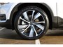 Volvo XC40 Recharge P8 AWD R-Design | Adaptieve Cruise Control | Pilot Assist | Harman/Kardon Audiosysteem | Dodehoekherkenning | Panoramisch schuif-/kanteldak | Warmtepomp | 20" Lichtmetalen velgen | Stoelverwarming | Stuurwielverwarming