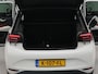 Volkswagen ID.3 First Plus 58 kWh incl. afneembare trekhaak | SoH 94,4% | Afneembare trekhaak | Apple Carplay  | Navigatie | Achteruitrij camera | Voorstoelen verwarmd | Wifi | Spraakbediening | Parkeersensoren voor en achter |