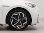 Volkswagen ID.3 First Plus 58 kWh incl. afneembare trekhaak | SoH 94,4% | Afneembare trekhaak | Apple Carplay  | Navigatie | Achteruitrij camera | Voorstoelen verwarmd | Wifi | Spraakbediening | Parkeersensoren voor en achter |