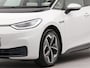 Volkswagen ID.3 First Plus 58 kWh incl. afneembare trekhaak | SoH 94,4% | Afneembare trekhaak | Apple Carplay  | Navigatie | Achteruitrij camera | Voorstoelen verwarmd | Wifi | Spraakbediening | Parkeersensoren voor en achter |