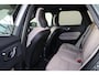 Volvo XC60 T6 Recharge AWD Ultra Bright - Panorama/schuifdak - IntelliSafe Assist & Surround - 360º Camera - Harman/Kardon audio - Adaptieve LED koplampen - Verwarmde voorstoelen, stuur & achterbank - Parkeersensoren voor & achter - Elektr. bedienb. voorstoelen met geheugen - Head up display - Draadloze tel. lader - Extra getint glas - Elektr. inklapbare trekhaak - 21' LMV