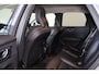Volvo XC60 B4 Inscription - IntelliSafe Assist & Surround - Adaptieve LED koplampen - Parkeercamera achter - Verwarmde voorstoelen & stuur - Parkeersensoren voor & achter - Elektr. bedienb. bestuurdersstoel met geheugen - Apple Carplay & Android Auto - Extra getint glas - 19' LMV