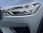 Volvo XC60 2.0 T8 Twin Engine AWD R-Design Verwarmde stoelen voor, Panorama dak, Park assist, Apple Car Play-Android Auto