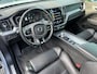 Volvo XC60 2.0 T8 Twin Engine AWD R-Design Verwarmde stoelen voor, Panorama dak, Park assist, Apple Car Play-Android Auto