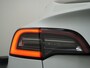 Tesla Model 3 SR+ 60kWh 326PK Trekhaak AutoPilot Premium-Luidsprekers Leer PanoramaDak Adaptive Cruise Lmv 18" Camera's Elektr.-Stuur+Stoelen+Spiegels+Geheugen+Easy-Entry+Verwarmde stoelen Park assistent Pdc WIFI Ecc Lane-Assist Speed-Assist SOH 85% Ecc Navi Led DAB Voorverwarmen interieur via App Keyless One-Pedal-Drive Origineel Nederlandse Auto 1.584KG Trekgewicht 1.000kg.