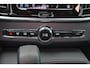 Volvo V90 T6 Recharge AWD Plus Dark - IntelliSafe Assist & Surround - 360º Camera - Harman/Kardon audio - Adaptieve LED koplampen - Verwarmde voorstoelen, stuur & achterbank - Parkeersensoren voor & achter - Elektr. bedienb. voorstoelen met geheugen - Extra getint glas - Elektr. inklapbare trekhaak - 19' LMV