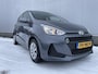 Hyundai i10 1.0i Comfort / Navigatie / Cruise control / Airco / Telefoon / Elektrisch bedienbare ramen + spiegels.