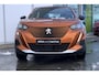 Peugeot e-2008 Active Pack 50 kWh | Dealeronderhouden | Achteruitrijcamera | Navigatie | Cruise control | Parkeersensoren | Climate control