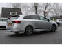 Toyota Avensis Touring Sports 1.8 VVT-i SkyView Edition Camera/Stoelverwarming/Keyless/Lane.Assist/Navi/Bluetooth/Trekhaak/Dealer