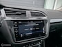 Volkswagen Tiguan 2.0 TSI 4Motion R-Line / Pano / HUD / Trekh.