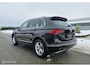 Volkswagen Tiguan 2.0 TSI 4Motion R-Line / Pano / HUD / Trekh.