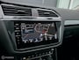 Volkswagen Tiguan 2.0 TSI 4Motion R-Line / Pano / HUD / Trekh.