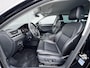 Skoda Superb Combi 1.4 TSI iV Business Edition Plus / EAER 61 km / 1.600 kg elektrische trekhaak / Virtual Cockpit / Leder / Navigatie / Parkeerassistent / Stoel- en achterbankverwarming / Adaptieve CC / Apple Carplay Android / 17" LM wielen /