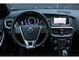 Volvo V40 1.5 T3 Polar+ Sport | Climate Control | Stoelverwarming | Panoramadak | Parkeerverwarming | Volvo on Call | Harman Kardon Premium Audio | Parkeercamera | Parkeersensoren voor + achter | Afneembare Trekhaak | Keyless Entree