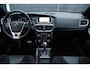 Volvo V40 1.5 T3 Polar+ Sport | Climate Control | Stoelverwarming | Panoramadak | Parkeerverwarming | Volvo on Call | Harman Kardon Premium Audio | Parkeercamera | Parkeersensoren voor + achter | Afneembare Trekhaak | Keyless Entree