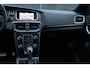 Volvo V40 1.5 T3 Polar+ Sport | Climate Control | Stoelverwarming | Panoramadak | Parkeerverwarming | Volvo on Call | Harman Kardon Premium Audio | Parkeercamera | Parkeersensoren voor + achter | Afneembare Trekhaak | Keyless Entree