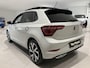 Volkswagen Polo 1.0 TSI R-Line Edition 95 PK Automaat | Panoramadak | Apple Carplay | Stoelverwarming | Park Assist | Achteruitrijcamera | Dodehoeksensoren | Climate Control | Adaptieve cruise control | IQ Lights | Android Auto | 17'' Bergamo Velgen |