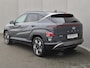 Hyundai Kona 1.6 GDI HEV Premium Automaat / Fabrieksgarantie tot 04-2029 / Trekgewicht 1.300Kg / Stoelverkoeling / Stoelverwarming Voor + Achter / Stuurverwarming / 360 Camera / BOSE Audio / Elektrische achterklep /