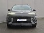 Hyundai Kona 1.6 GDI HEV Premium Automaat / Fabrieksgarantie tot 04-2029 / Trekgewicht 1.300Kg / Stoelverkoeling / Stoelverwarming Voor + Achter / Stuurverwarming / 360 Camera / BOSE Audio / Elektrische achterklep /