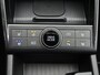 Hyundai Kona 1.6 GDI HEV Premium Automaat / Fabrieksgarantie tot 04-2029 / Trekgewicht 1.300Kg / Stoelverkoeling / Stoelverwarming Voor + Achter / Stuurverwarming / 360 Camera / BOSE Audio / Elektrische achterklep /