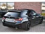 BMW 3-Serie Touring 330e M-Sport Pano ACC Trekhaak H/K HUD 19inch Stuurverw