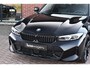 BMW 3-Serie Touring 330e M-Sport Pano ACC Trekhaak H/K HUD 19inch Stuurverw