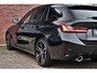 BMW 3-Serie Touring 330e M-Sport Pano ACC Trekh H/K HUD 19inch Stuurverw