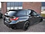 BMW 3-Serie Touring 330e M-Sport Pano ACC Trekhaak H/K HUD 19inch Stuurverw