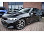 BMW 3-Serie Touring 330e M-Sport Pano ACC Trekh H/K HUD 19inch Stuurverw