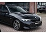 BMW 3-Serie Touring 330e M-Sport Pano ACC Trekh H/K HUD 19inch Stuurverw
