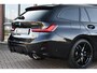 BMW 3-Serie Touring 330e M-Sport Pano ACC Trekhaak H/K HUD 19inch Stuurverw