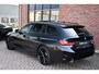 BMW 3-Serie Touring 330e M-Sport Pano ACC Trekhaak H/K HUD 19inch Stuurverw