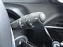 Peugeot 208 Hybrid 100 e-DCS6 Allure | LED koplampen | Parkeersensoren voor + achter | Getint glas | Navigatie | Apple Carplay / Android auto
