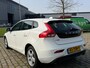 Volvo V40 1.6 T3 Kinetic 2e eigenaar dealer onderhouden airco navigatie cruis control parkeer sensor