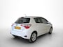 Toyota Yaris 1.5 Hybrid Active Limited | Navigatie | Cruise | Starknop Mats foto's maken