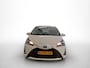 Toyota Yaris 1.5 Hybrid Active Limited | Navigatie | Cruise | Starknop Mats foto's maken