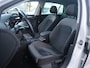 Volkswagen Golf 1.5 TSI Highline R-Line // Dealeronderhouden
